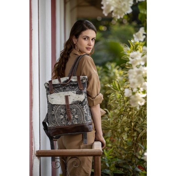 🎒📚🎓Tribal Rug Canvas Leather cowhide Backpack Myra Laptop Work School Backpack - Picture 1 of 8